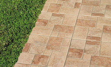 Exploring the Benefits of Outdoor Tiles over Concrete Floors